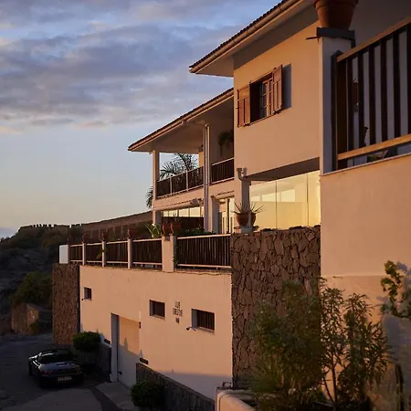 Superior G: Private Pool & Concierge Apartman