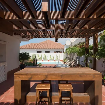 Superior G: Private Pool & Concierge דירה