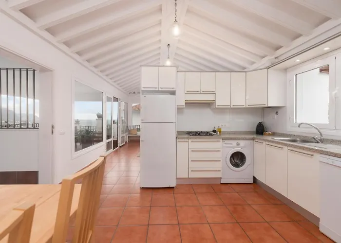 Superior G: Private Pool & Concierge דירה *